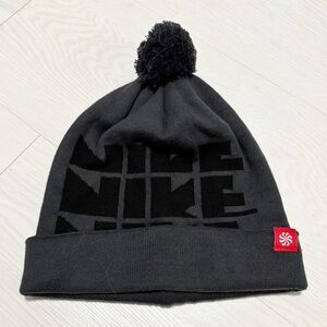 Nike Futura Knit Beanie Charcoal and Black Double Layered Slouch Pom‎ Outdoor